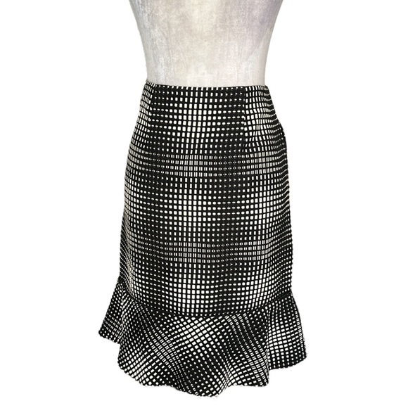Emanuel Ungaro Paris Black & Ivory Silk Blend Woven Flounce Peplum Skirt - 4 - Picture 7 of 15